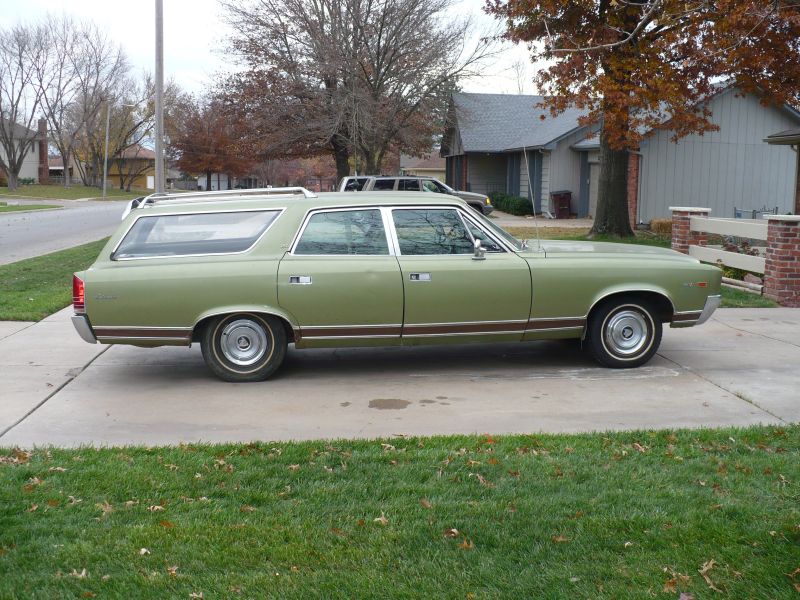 1969 AMC Ambassador DPL 4dr station wagon right